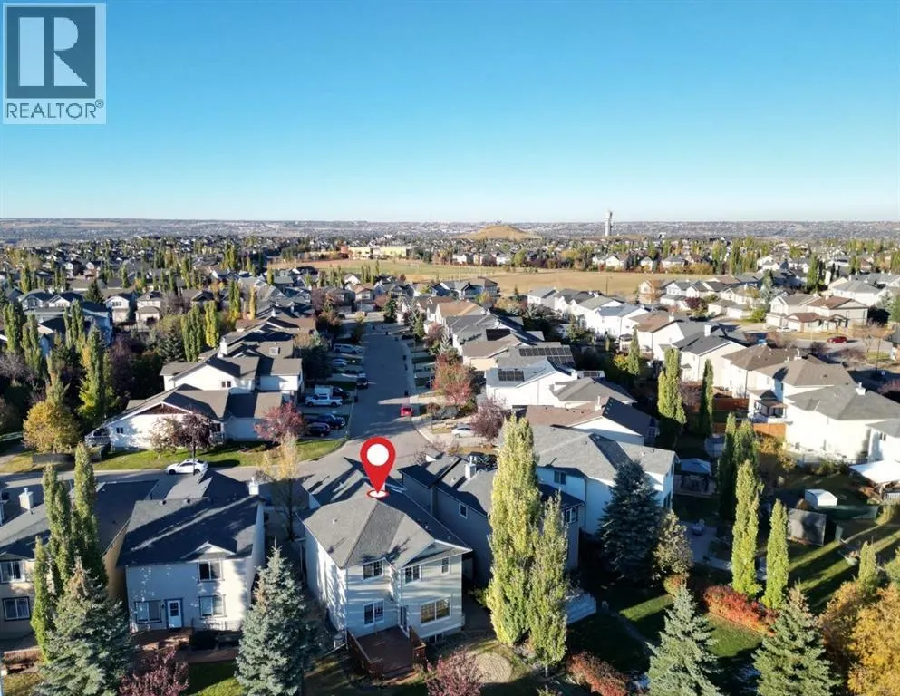 64 Cougarstone Square SW