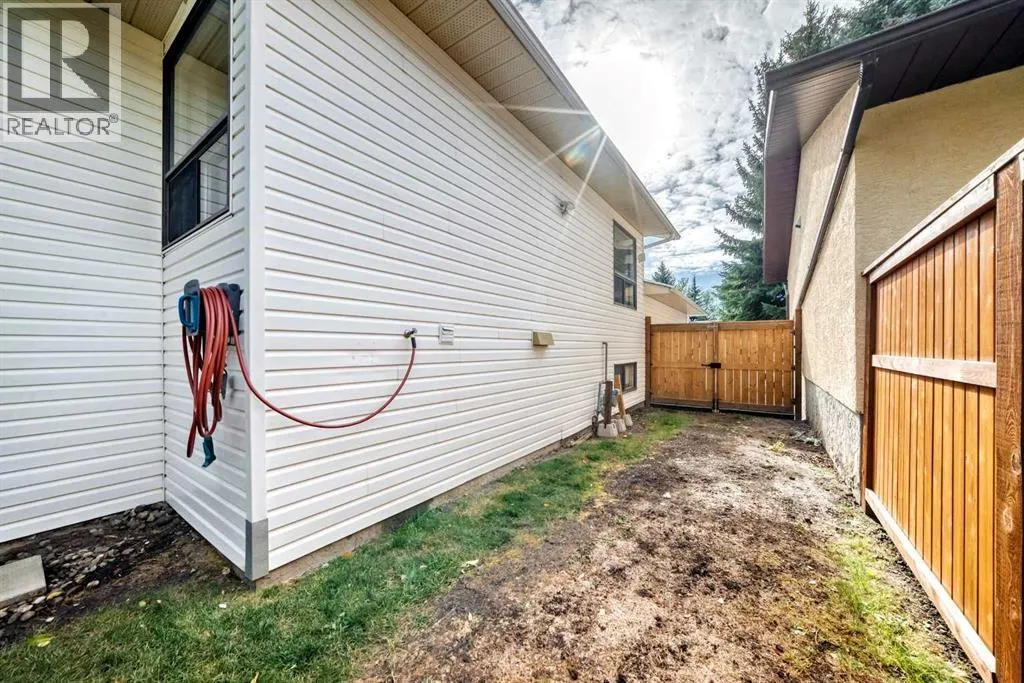 167 Woodridge Place SW