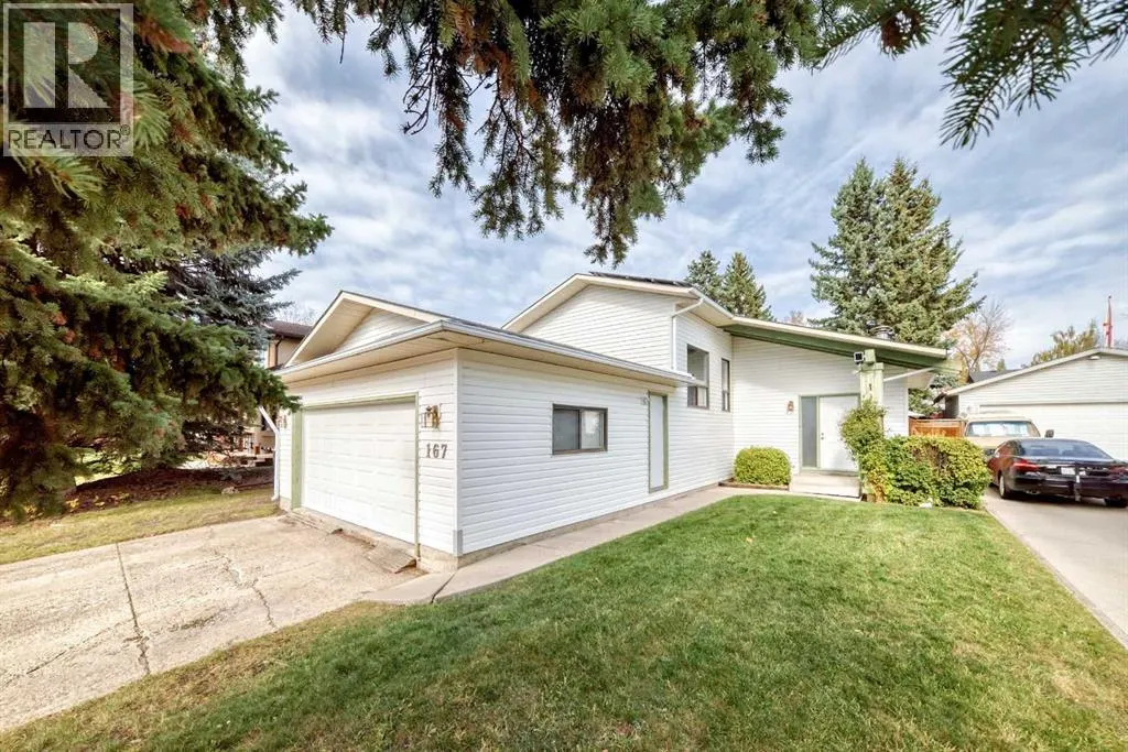 167 Woodridge Place SW