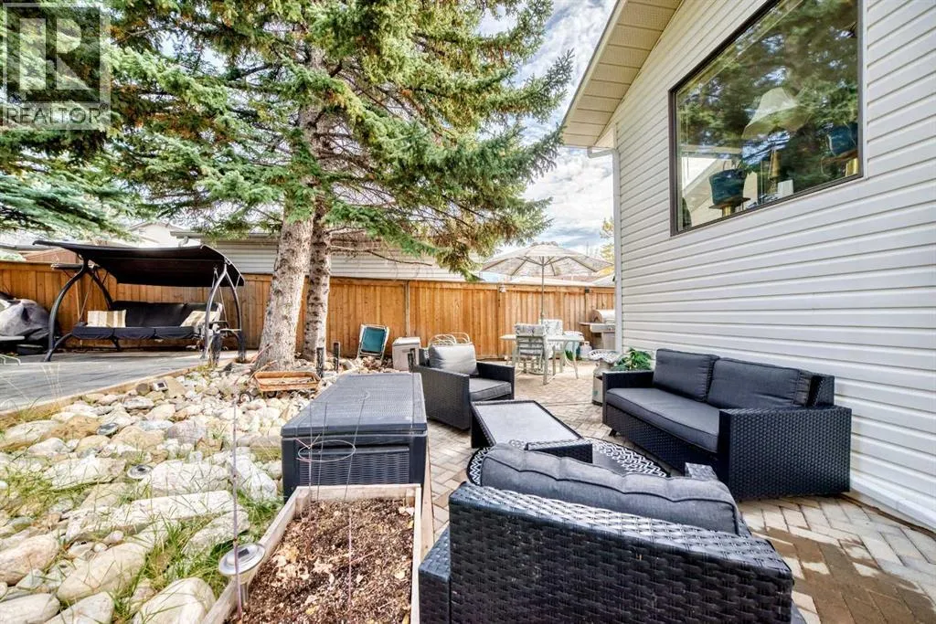 167 Woodridge Place SW