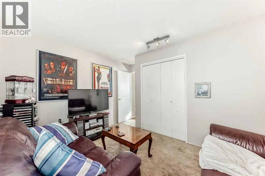 167 Woodridge Place SW