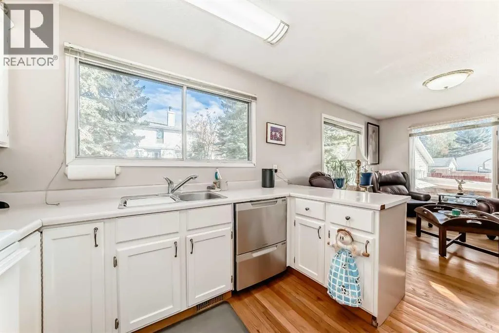 167 Woodridge Place SW
