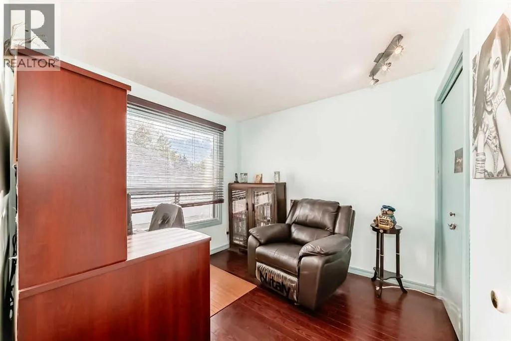 167 Woodridge Place SW