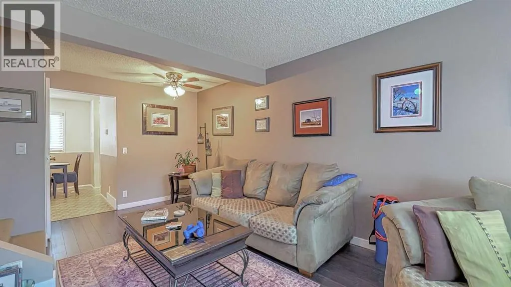 135 Woodsman Lane SW