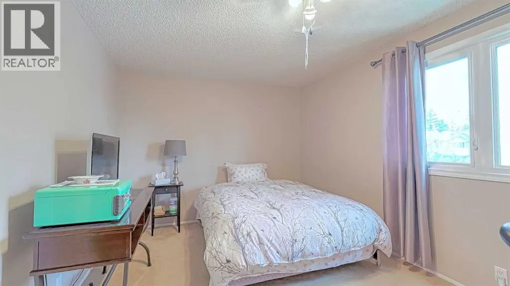 135 Woodsman Lane SW