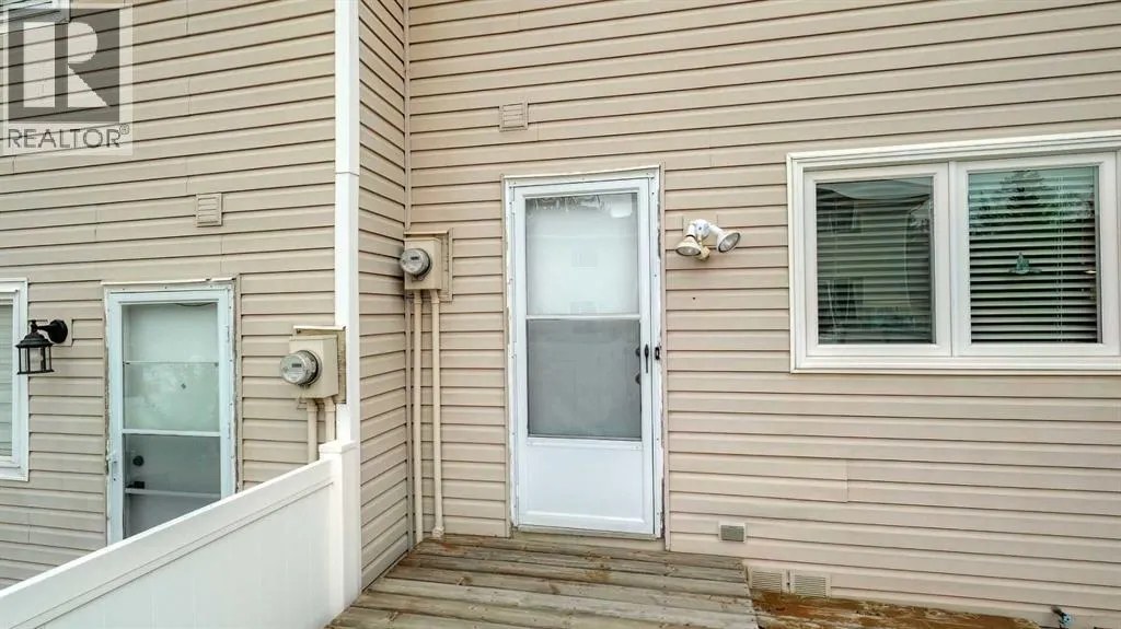 135 Woodsman Lane SW