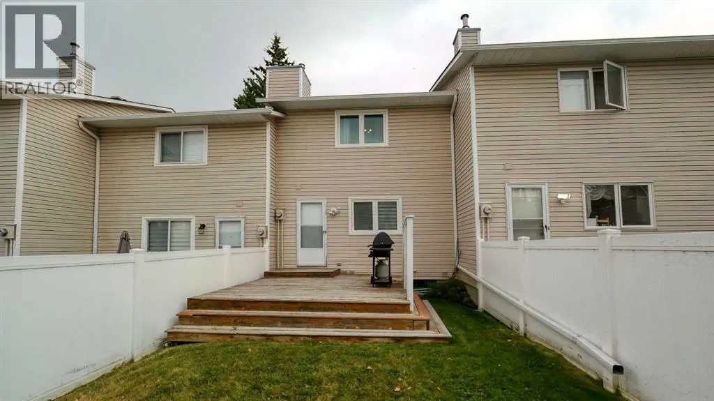 135 Woodsman Lane SW