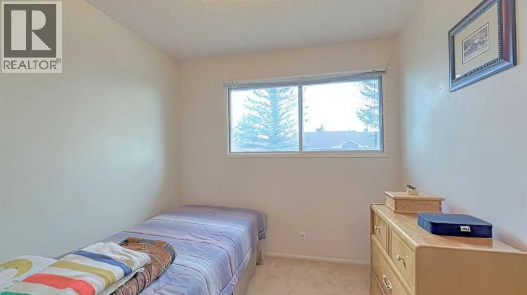 135 Woodsman Lane SW