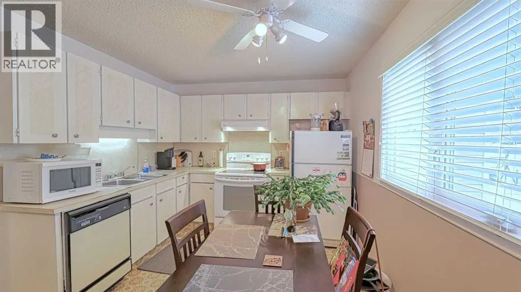 135 Woodsman Lane SW