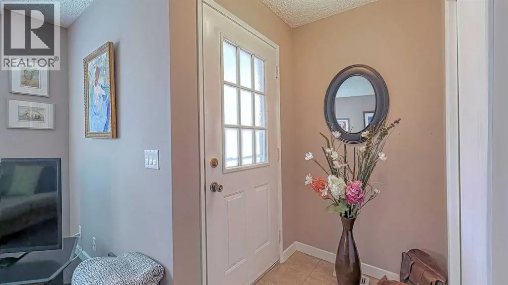 135 Woodsman Lane SW