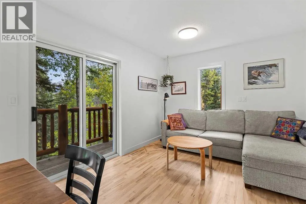 13, 1022 Rundleview Drive