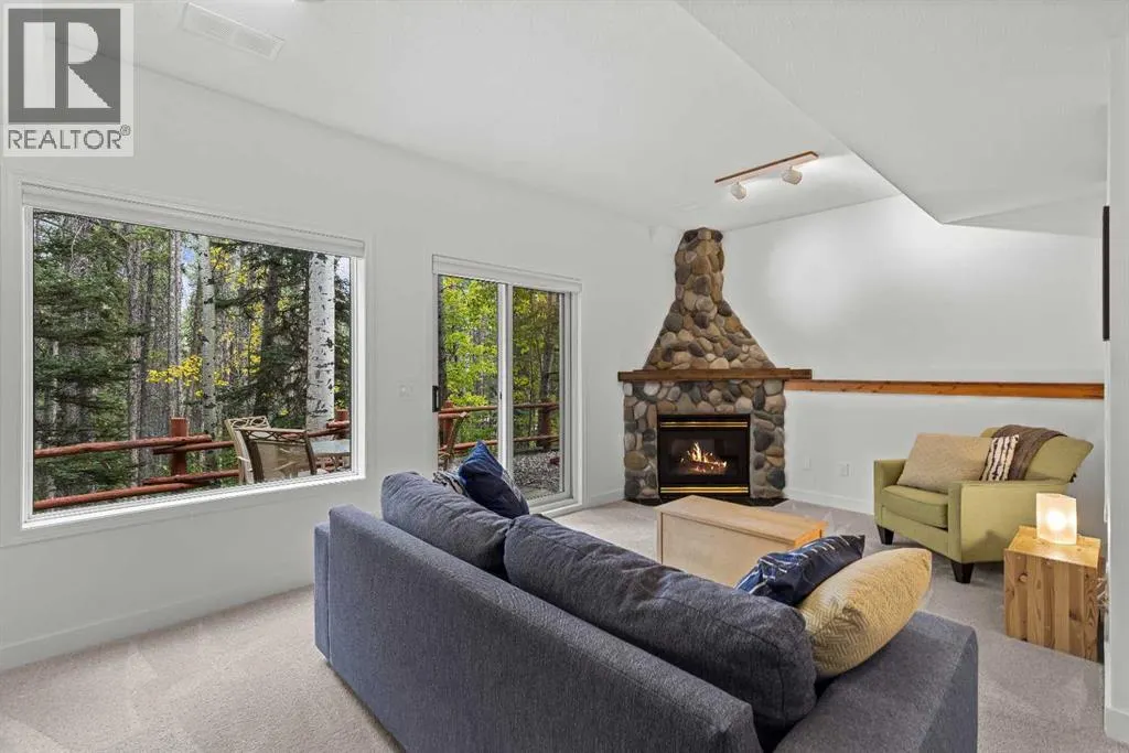 13, 1022 Rundleview Drive