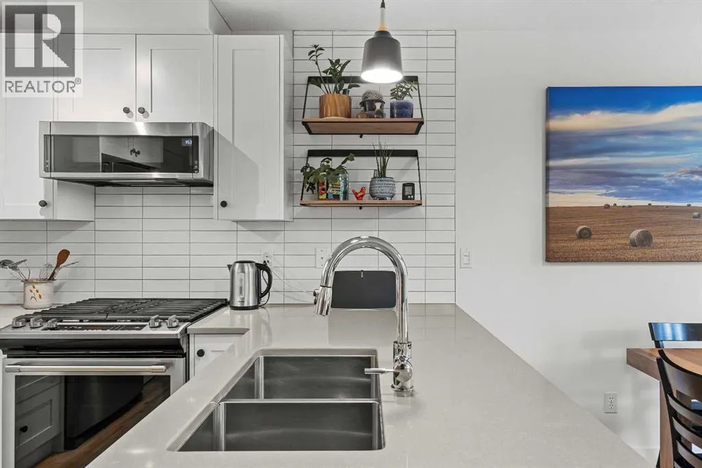 13, 1022 Rundleview Drive