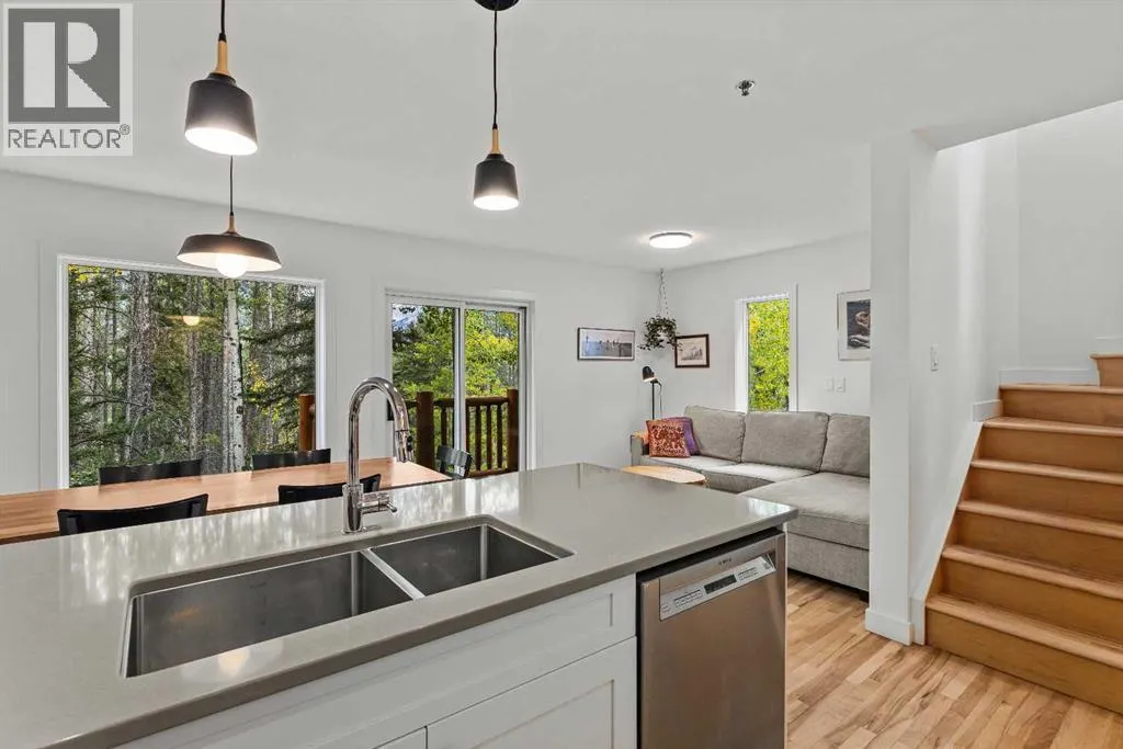 13, 1022 Rundleview Drive