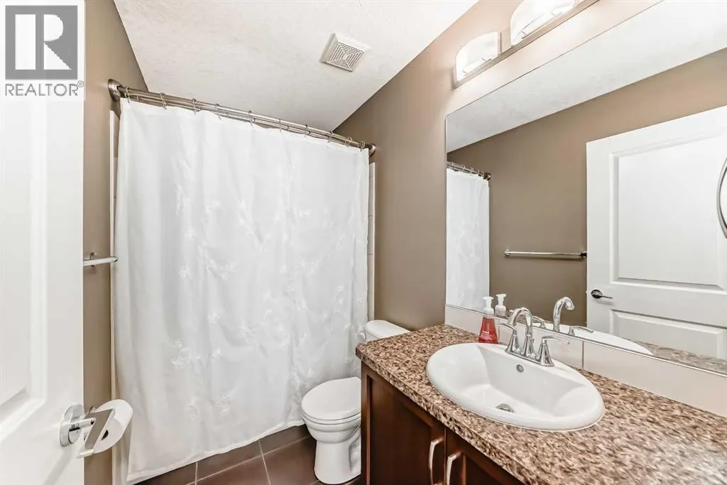 136 ASPENMERE Close