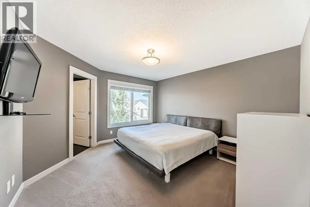 136 ASPENMERE Close