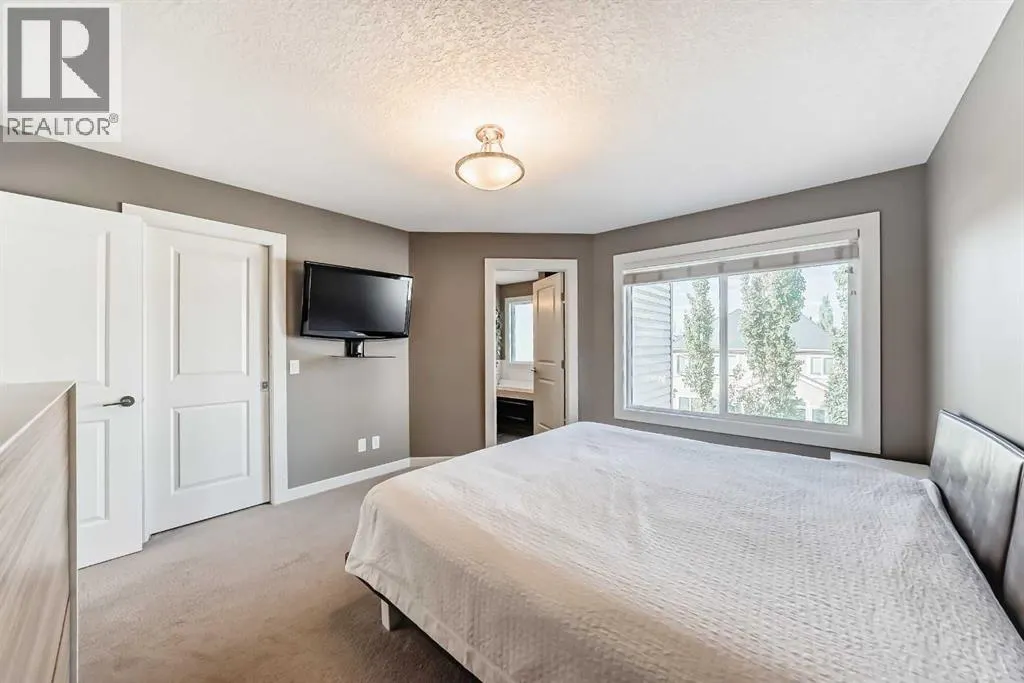 136 ASPENMERE Close