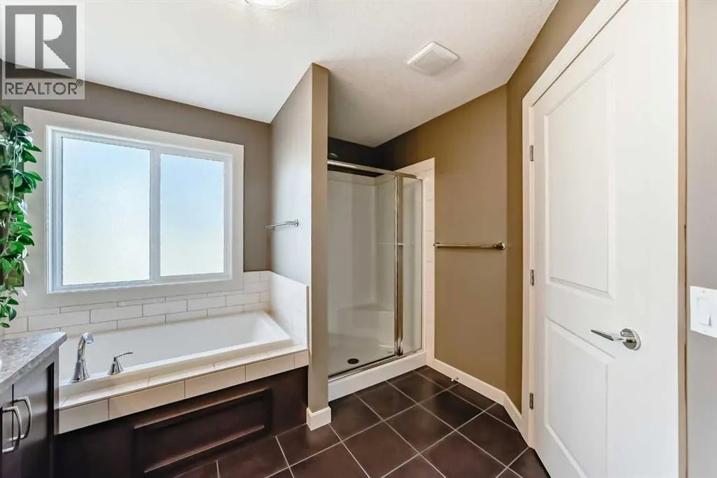 136 ASPENMERE Close