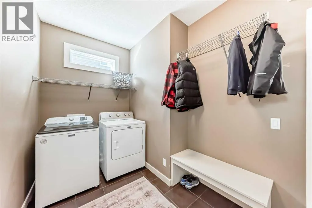 136 ASPENMERE Close