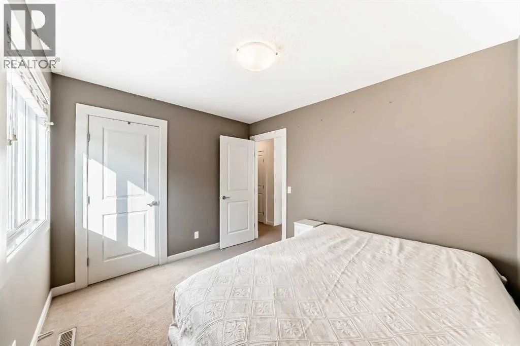136 ASPENMERE Close