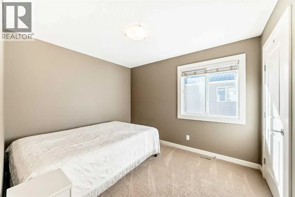 136 ASPENMERE Close