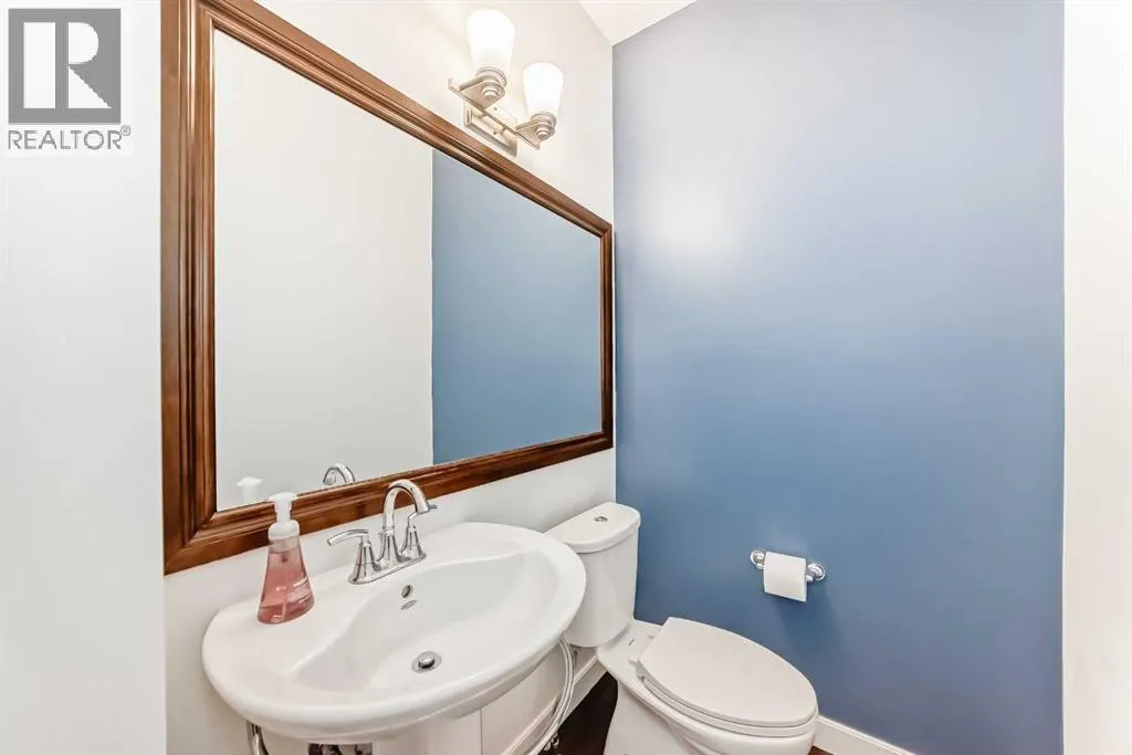 136 ASPENMERE Close