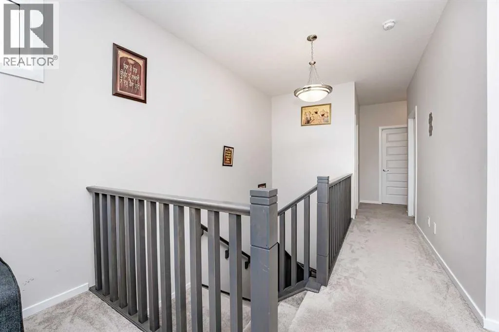717 Windrow Manor SW