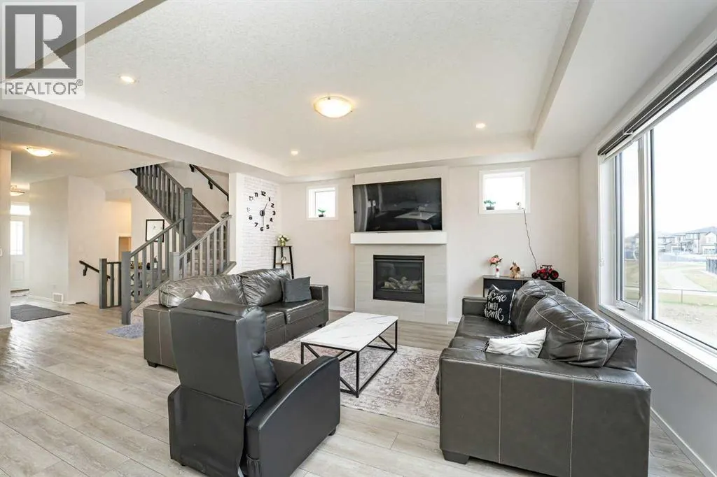 717 Windrow Manor SW