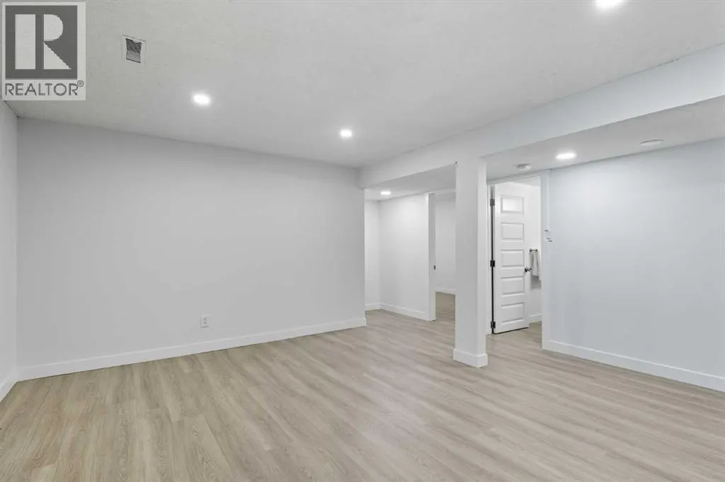 2009 Cottonwood Crescent SE