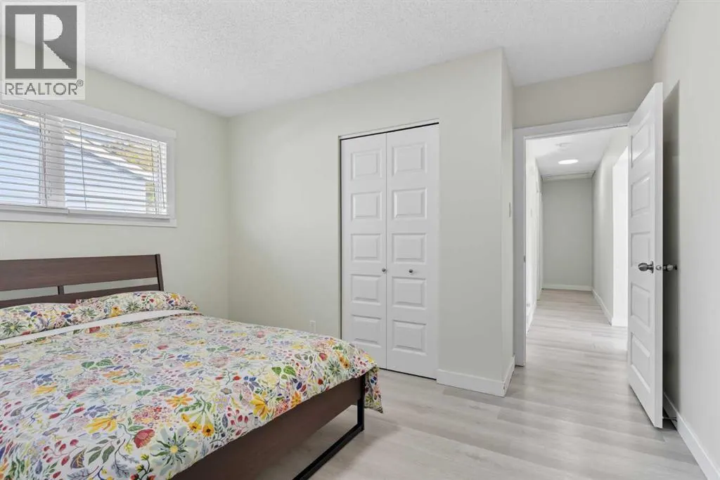 2009 Cottonwood Crescent SE
