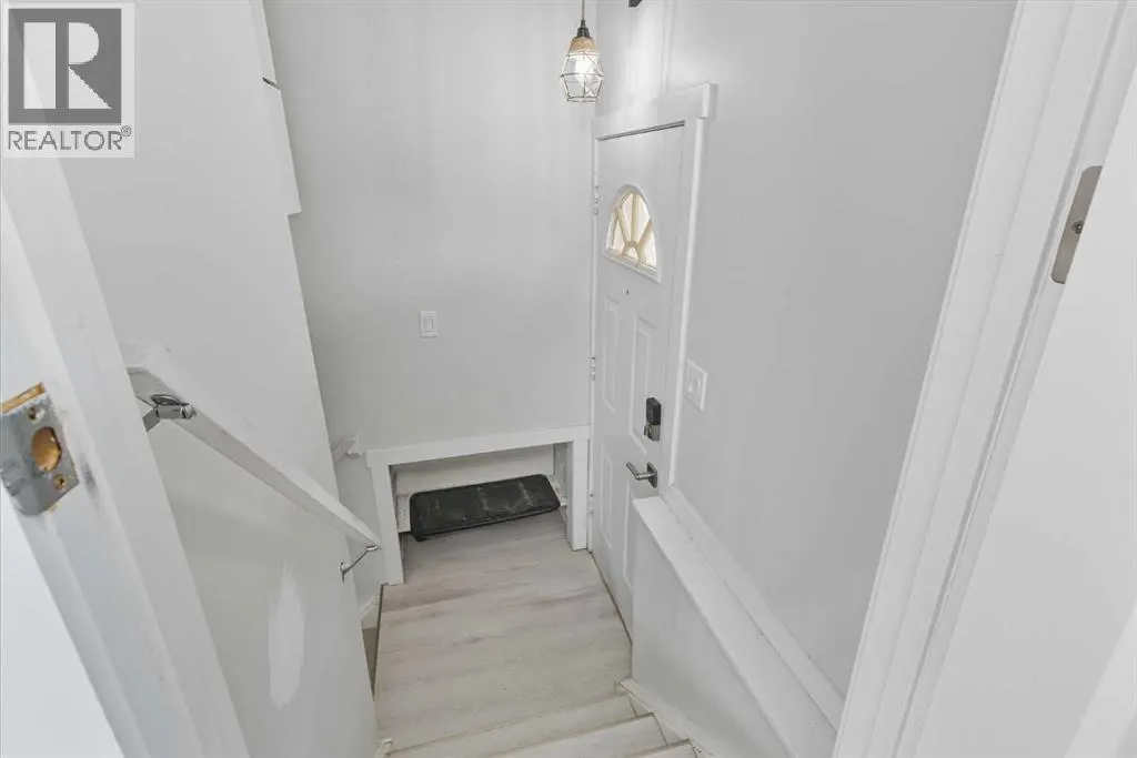 2009 Cottonwood Crescent SE