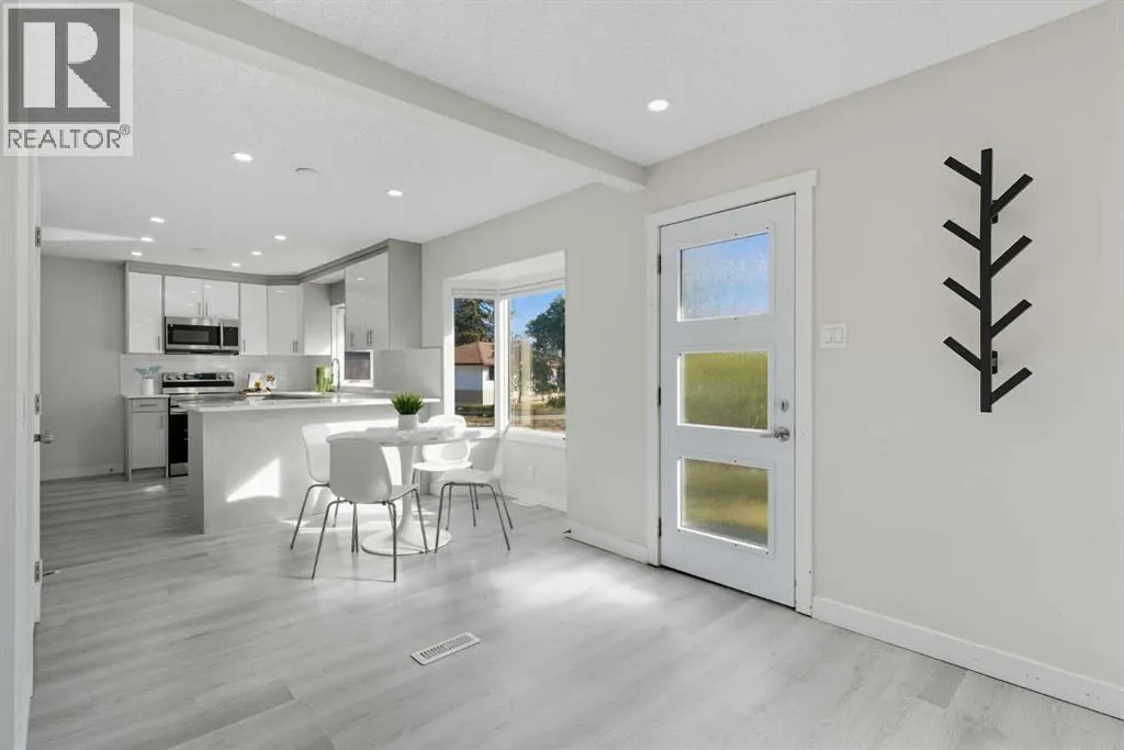 2009 Cottonwood Crescent SE