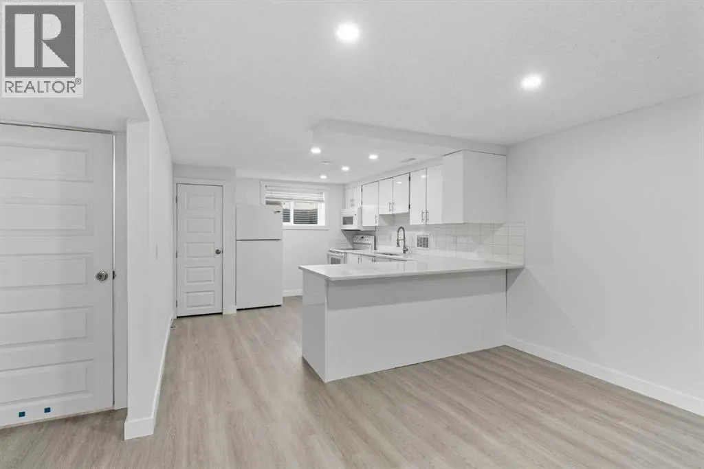 2009 Cottonwood Crescent SE