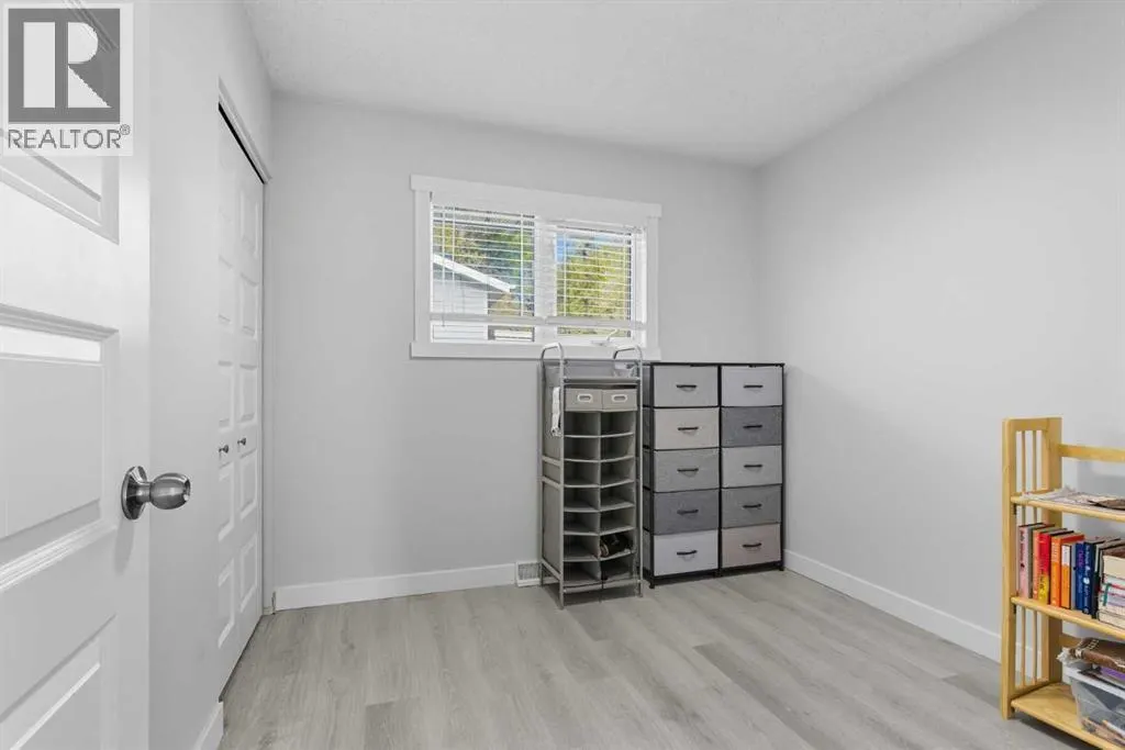 2009 Cottonwood Crescent SE