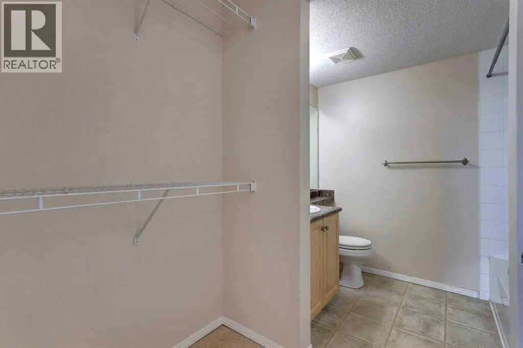 3410, 10 Prestwick Bay SE