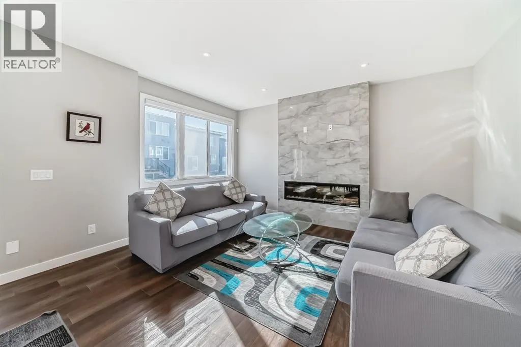 321 Carringvue Place NW