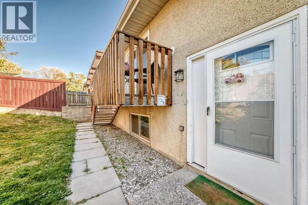 724D Raynard Crescent SE
