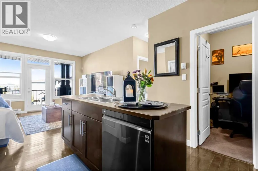 306, 10 Panatella Road NW
