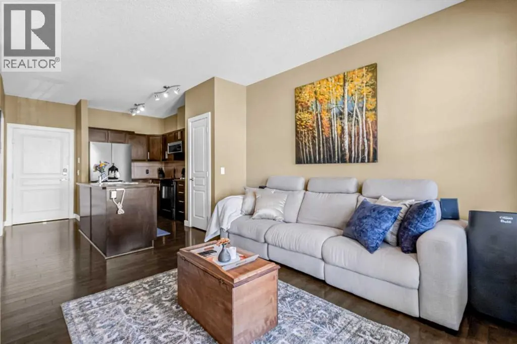 306, 10 Panatella Road NW