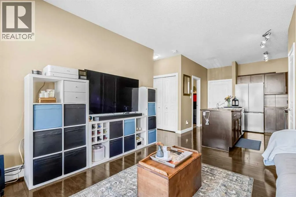 306, 10 Panatella Road NW