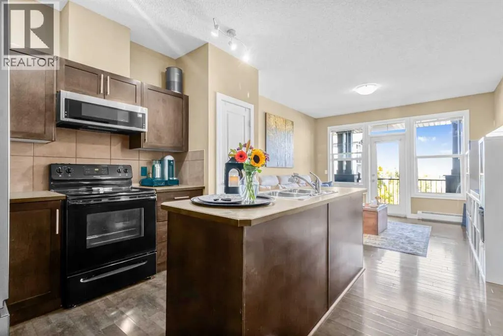 306, 10 Panatella Road NW
