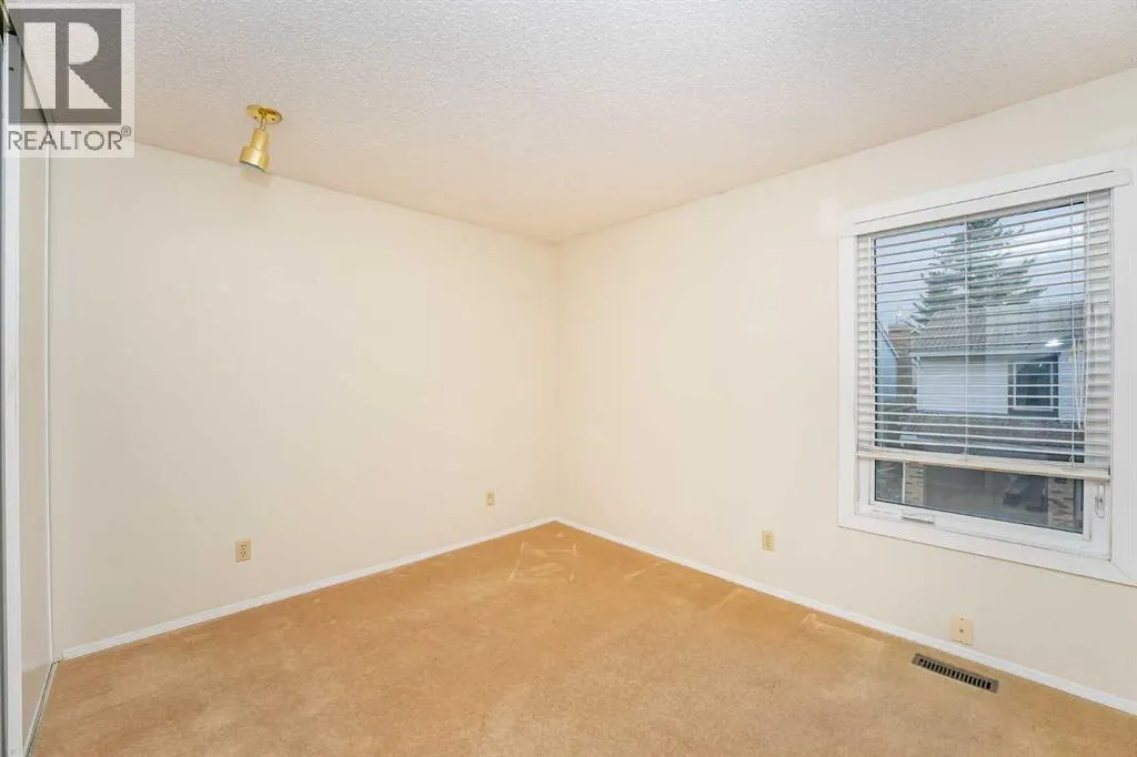 215 Coachway Lane SW