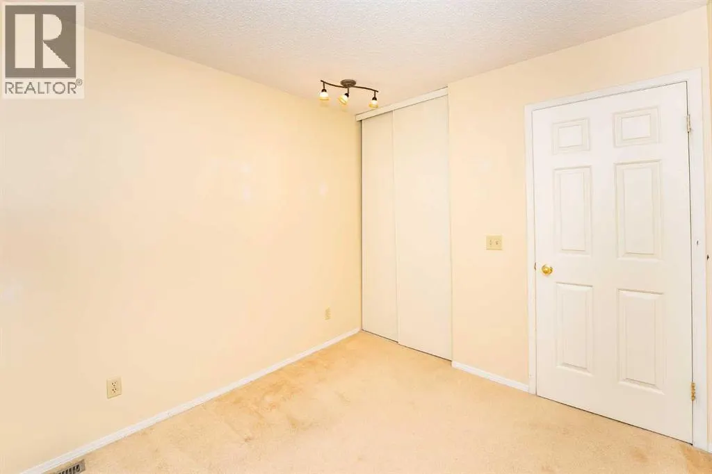 215 Coachway Lane SW