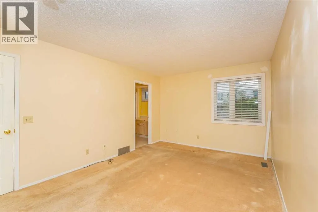 215 Coachway Lane SW