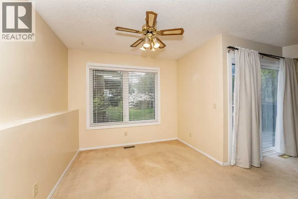 215 Coachway Lane SW