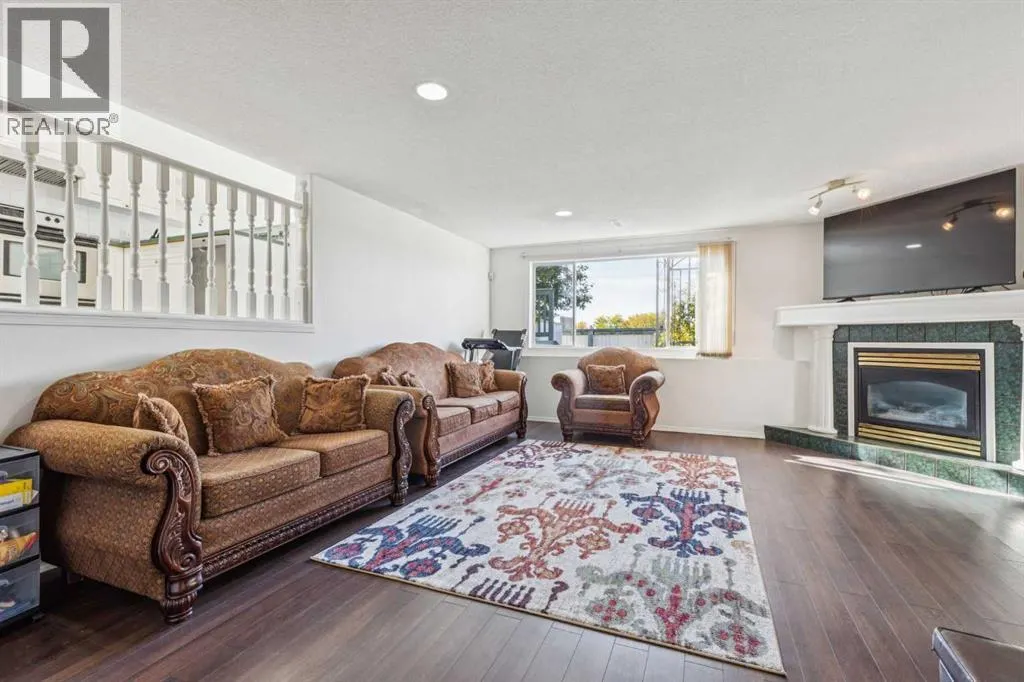 132 San Diego Green NE