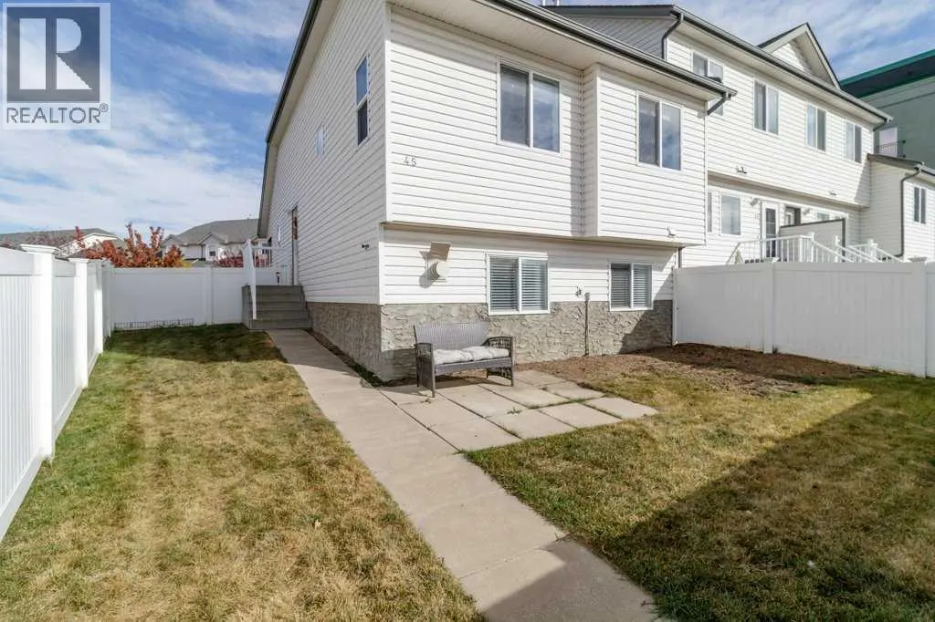 45, 33 Donlevy Avenue