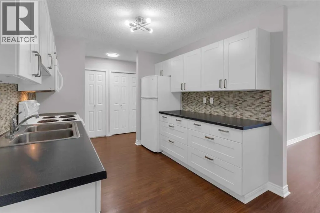 204, 3606 Erlton Court SW