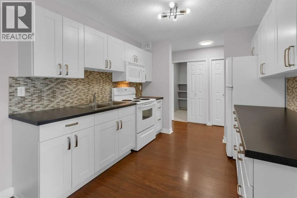 204, 3606 Erlton Court SW