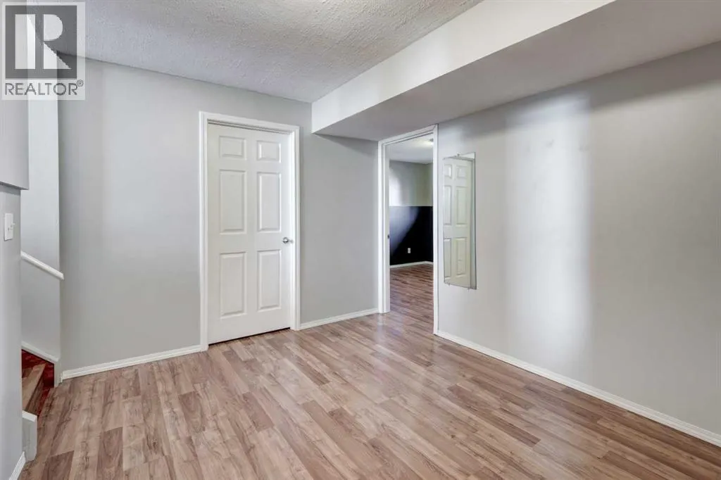 64 cimarron grove Close